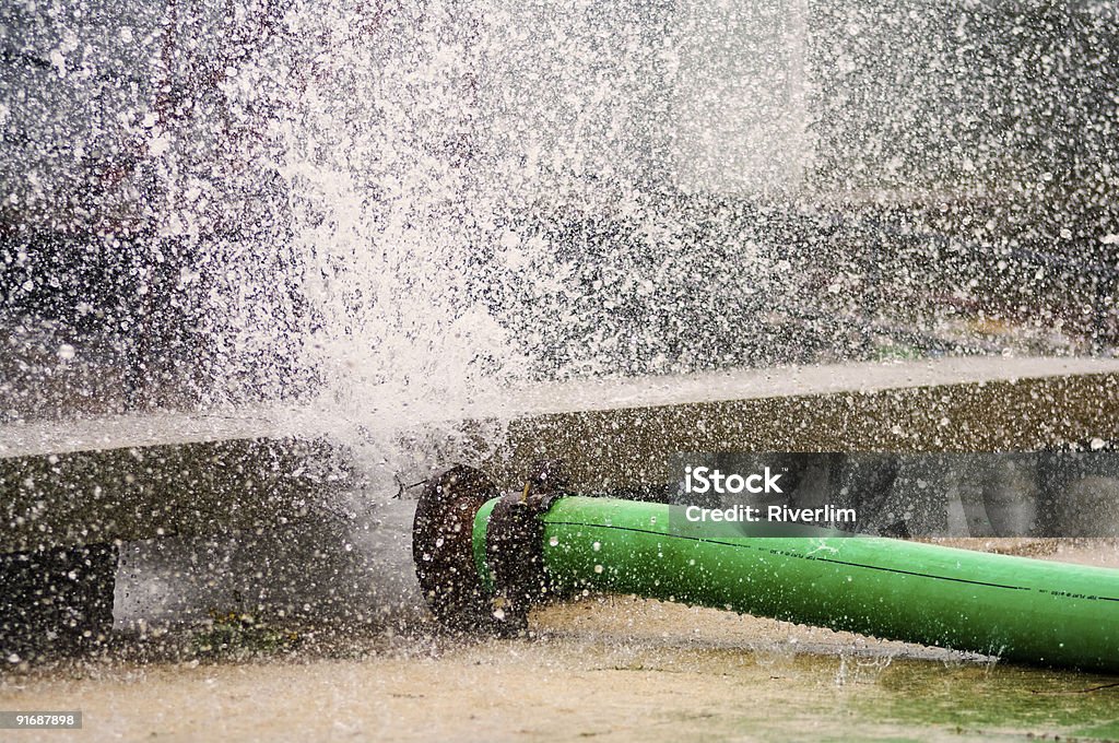 Rotura de agua principal - Foto de stock de Roto libre de derechos