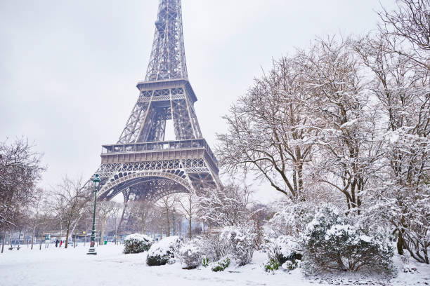 istock Scenic view of Eiffel tower on snowy day 916884550