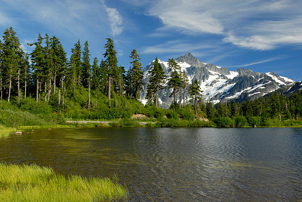 istock Mount Shuksan in Washington 91688651