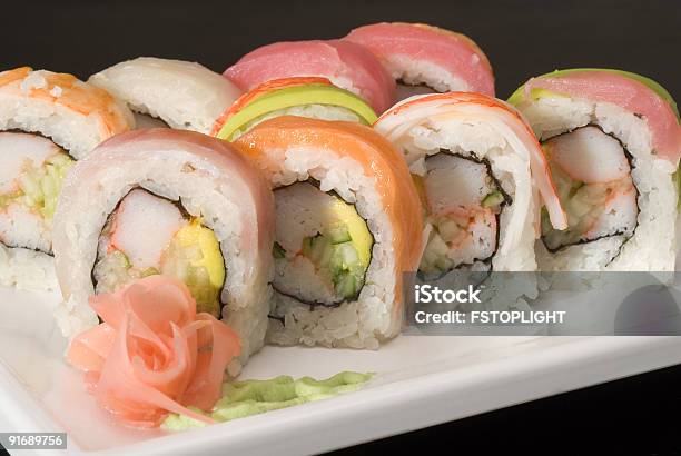 Foto de Sushi e mais fotos de stock de Sushi - Sushi, Abacate, Arroz - Alimento básico
