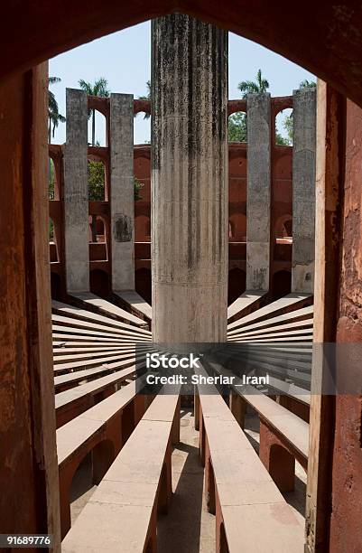 Foto de Simetria e mais fotos de stock de Astronomia - Astronomia, Coluna arquitetônica, Colunata