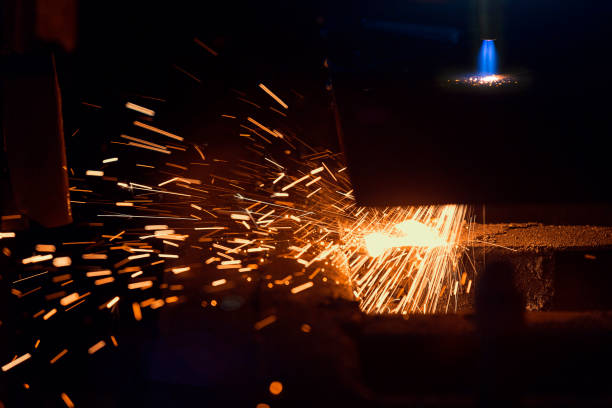 istock Oxygen cutting of metal sheet 916917348