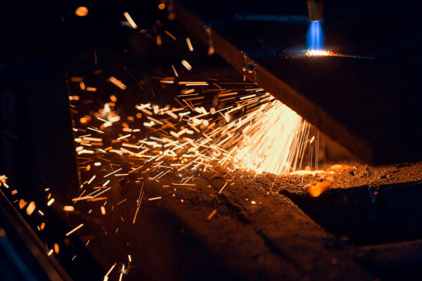 istock Oxygen cutting of metal sheet 916917366