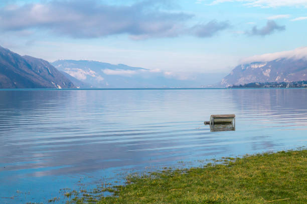 istock Flood of Lac du Bourget in winter 916928002