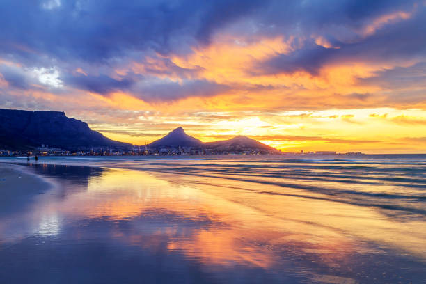 istock Radiant sunset in Cape Town 3 916931822