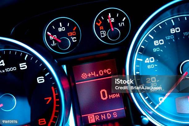 Auto Dashboard - Fotografie stock e altre immagini di Automobile - Automobile, Automobile sportiva, Contachilometri - Quadrante