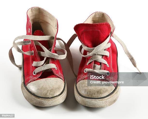 Красный Shoes — стоковые фотографии и другие картинки Бегать - Бегать, Белый, Белый фон
