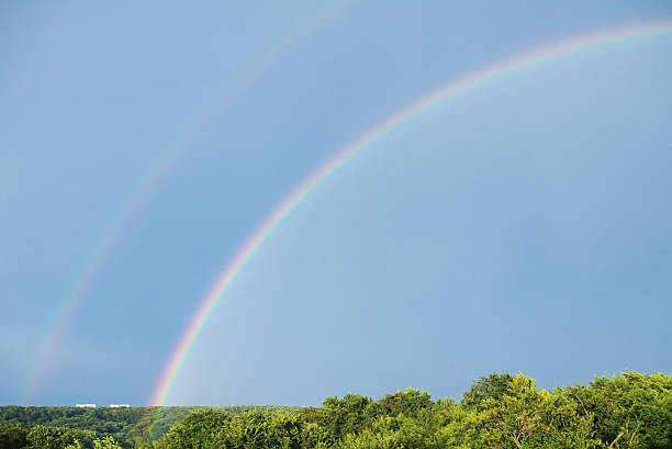 여름 일, 레인보우 - rainbow hope light at the end of the tunnel scenics 뉴스 사진 이미지