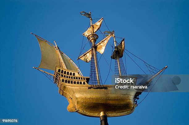 ゴールドの帆船 - イギリスのストックフォトや画像を多数ご用意 - イギリス, イルミネーション, イングランド