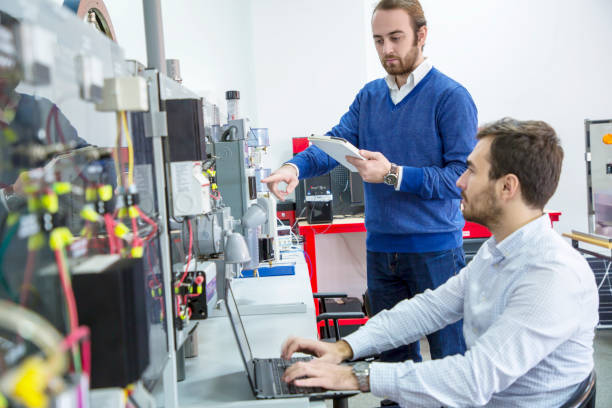 istock Students working in laboratory of renewable energy. 916954790