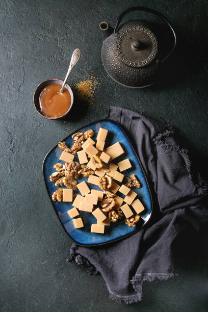 istock Salted caramel fudge 916963244