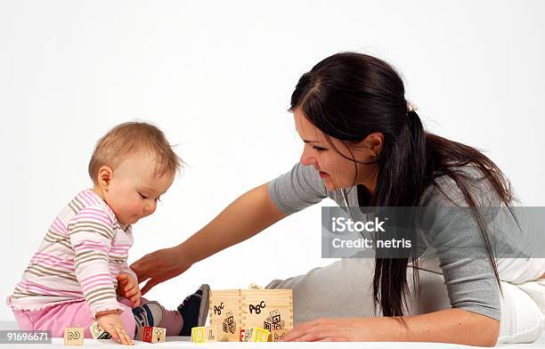 Madre Con Bambino5 - Fotografie stock e altre immagini di Accudire - Accudire, Adulto, Allegro