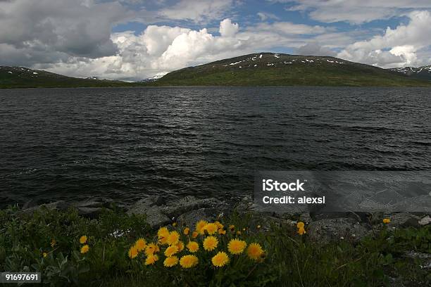 Foto de Lago Nas Montanhas e mais fotos de stock de Cloudscape - Cloudscape, Europa - Locais geográficos, Exterior