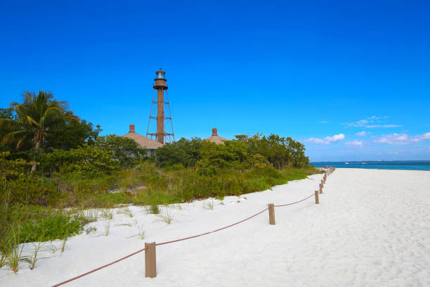 istock Beach Vacation Destination Sanibel Lighthouse 916995092