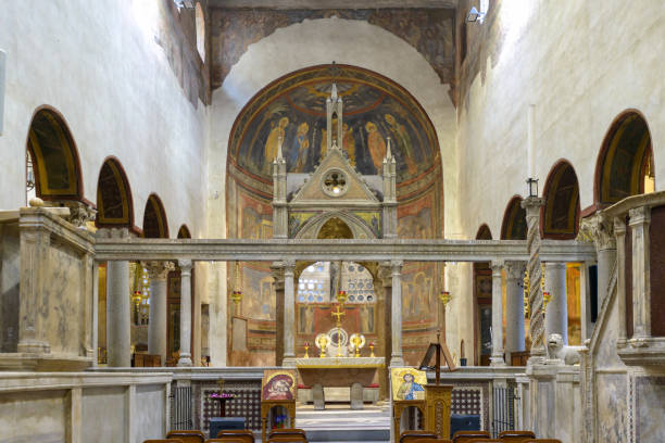 istock Altar Santa Maria Cosmedin 916995418