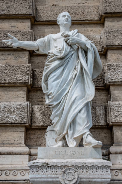 pomnik noblisty rzymskiego prawnika cycero, przed pałacem sprawiedliwości, rzym, włochy - cycero zdjęcia i obrazy z banku zdjęć