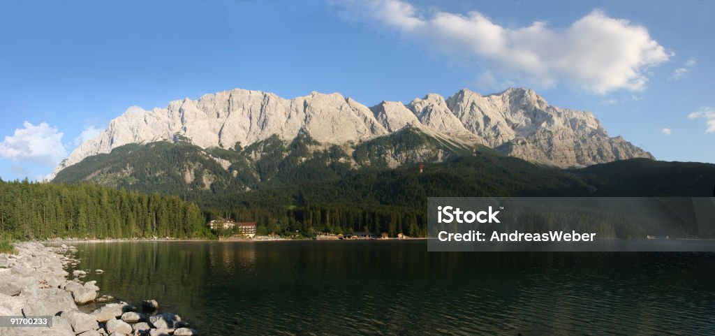 Zugspitze, Waxensteine und Eibsee im pasmo Wettersteingebirge - Zbiór zdjęć royalty-free (Alpinizm)