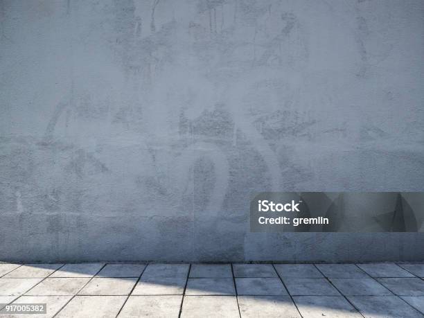 Strada Urbana In Cemento Vuoto - Fotografie stock e altre immagini di Muro - Muro, Graffiti, Via