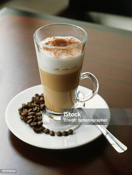 Caffe Latte Xl - Fotografie stock e altre immagini di Beige - Beige, Bianco, Bicchiere