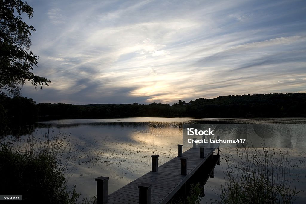 Pôr do sol, perto do cais - Foto de stock de Azul royalty-free