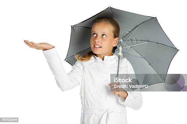 Teen 여자아이 우산 검사-보기에 대한 스톡 사진 및 기타 이미지 - 검사-보기, 날씨, 아이