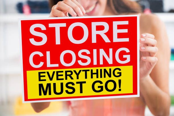 istock Closed Sign On Shop Door 917037446