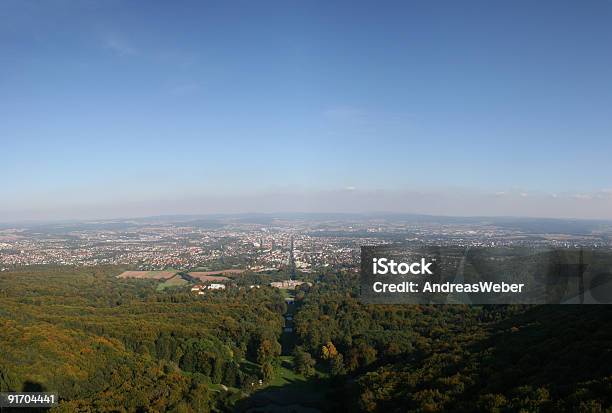 Panorama Über Kassel Betrachtet Vom Herkules Im Bergpark Wilhelmshöhe - Fotografie stock e altre immagini di Ampio