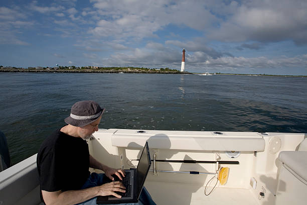 Online sul mare - foto stock