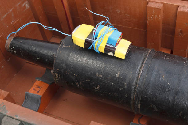 istock IED (improvised explosive device) with 125mm Tank  Projectile 917059370