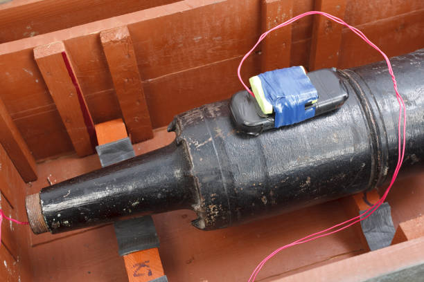 istock IED (improvised explosive device) with 125mm Tank  Projectile 917059548