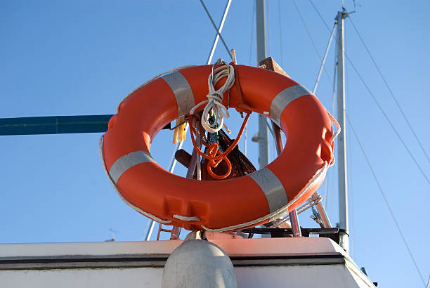 anneau en caoutchouc ii - insurance lifeguard life sport photos et images de collection