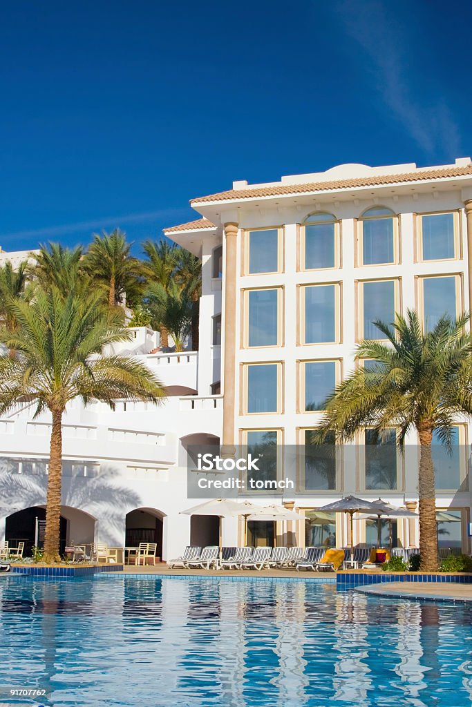 Hermosa piscina del Resort - Foto de stock de Agua libre de derechos