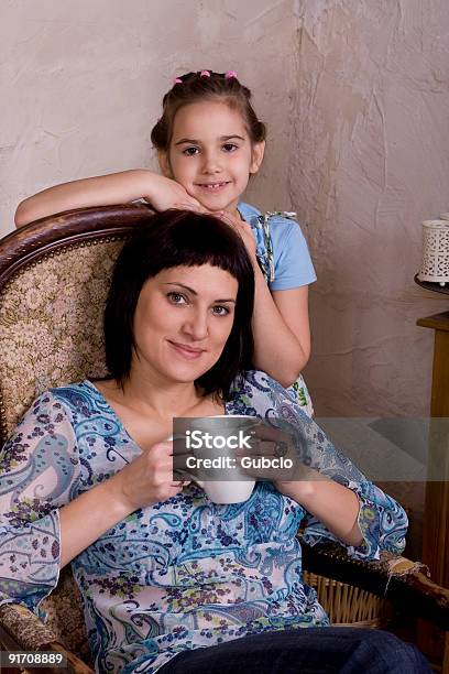 Madre Con Bambino - Fotografie stock e altre immagini di Adulto - Adulto, Bambine femmine, Bambino