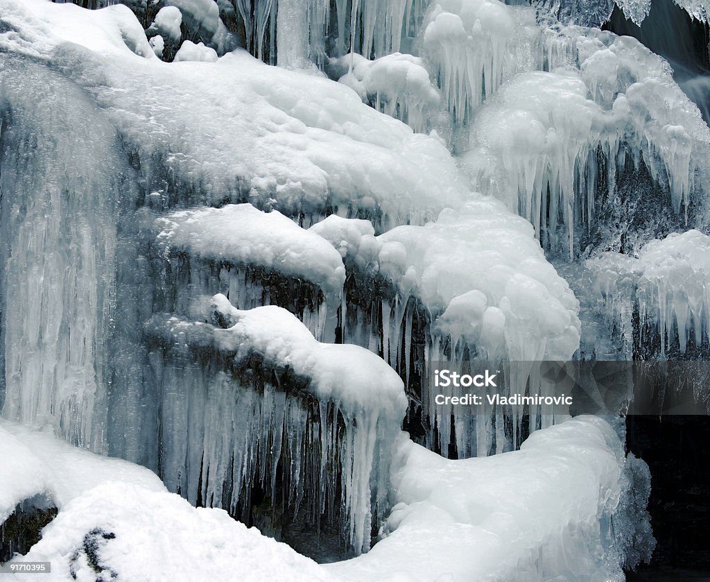 Cascada de invierno - Foto de stock de Agua libre de derechos