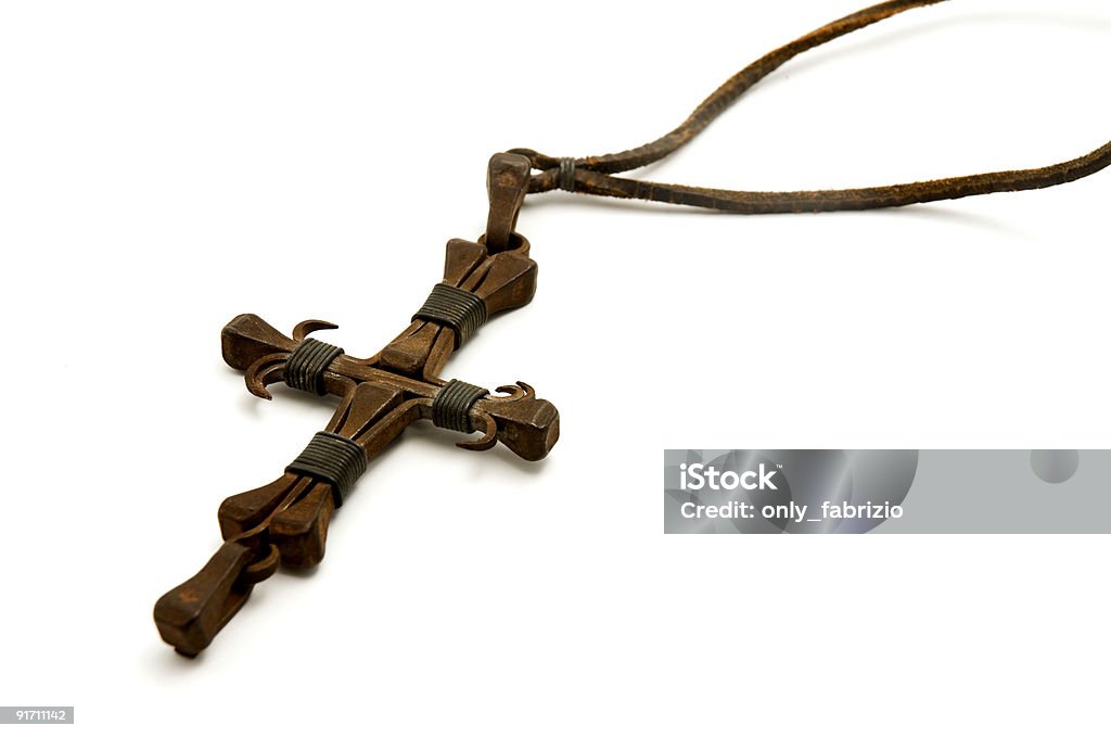 Vecchia Croce di ferro realizzata da chiodi - Foto stock royalty-free di Antico - Condizione