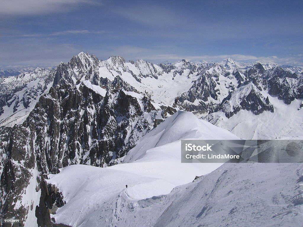 견고한 ｺﾒｾ 알프스 및 mountaineers 스키 슬로프 - 로열티 프리 경관 스톡 사진