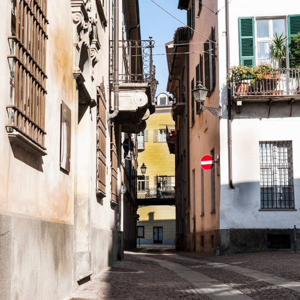 istock Italian lamps and balconies 917149486
