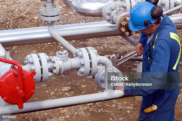 Operatore Di Produzione Di Gas - Fotografie stock e altre immagini di Oleodotto - Oleodotto, Gas, Industria energetica