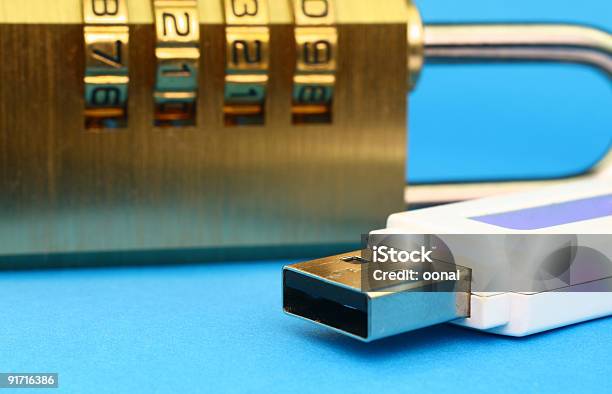 데이터 보안 DIN 플러그에 대한 스톡 사진 및 기타 이미지 - DIN 플러그, USB 메모리, USB 케이블