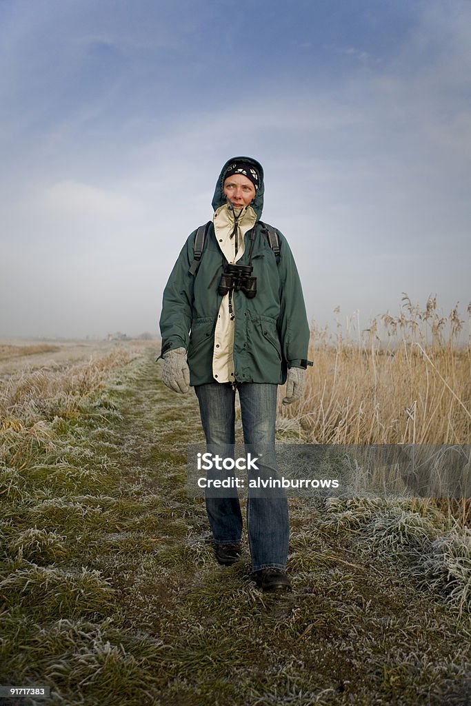 Fuß unter blauen Himmel im winter - Lizenzfrei Eine Frau allein Stock-Foto