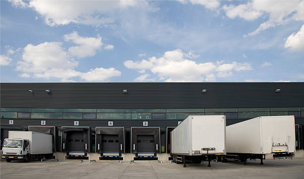 istock Overview of semi truck loading docks 91718898