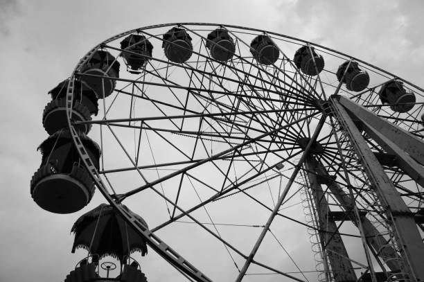 istock Ferris or observation wheel black and white 917191464