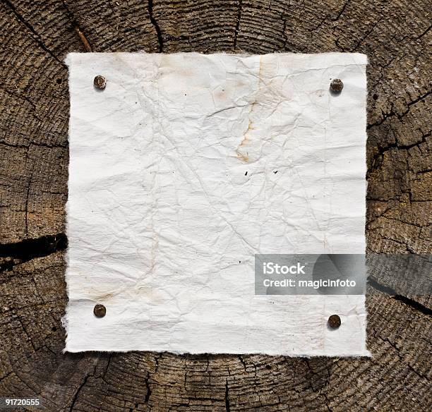 Foto de Papel Velho Em Fundo De Madeira e mais fotos de stock de Antigo - Antigo, Antiguidade, Arcaico