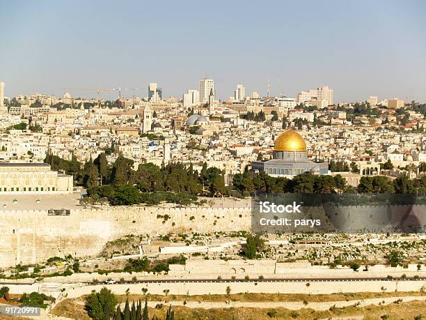 La Antigua Ciudad De Jerusalén Foto de stock y más banco de imágenes de Aire libre - Aire libre, Arquitectura, Arquitectura exterior