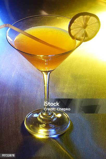 Foto de De Cocktail e mais fotos de stock de Azul - Azul, Bebida, Bebida alcoólica