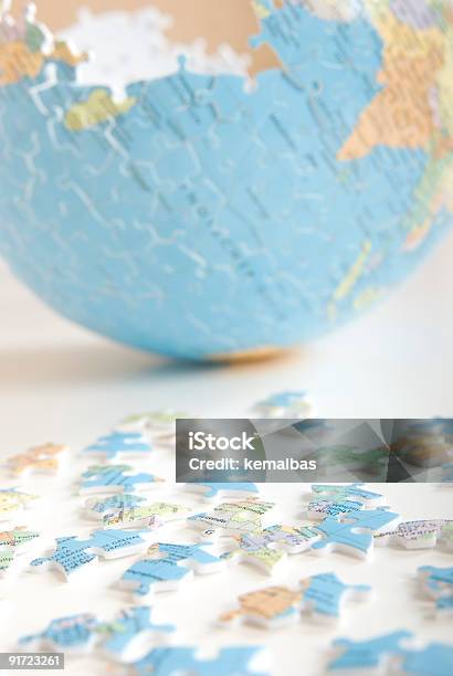 Peça De Puzzle Mundo - Fotografias de stock e mais imagens de Globo terrestre - Globo terrestre, Puzzle, Mapa do Mundo