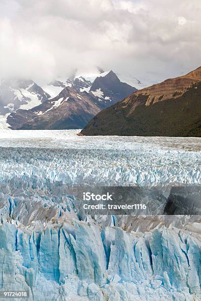 Perito Moreno Glacier — стоковые фотографии и другие картинки Аргентина - Аргентина, Без людей, Вертикальный