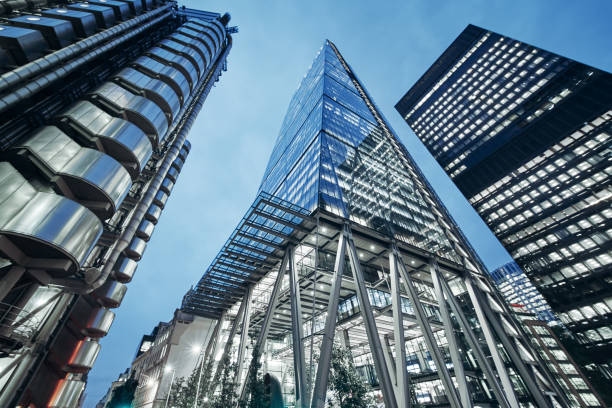 istock Business office building in London, England 917317080