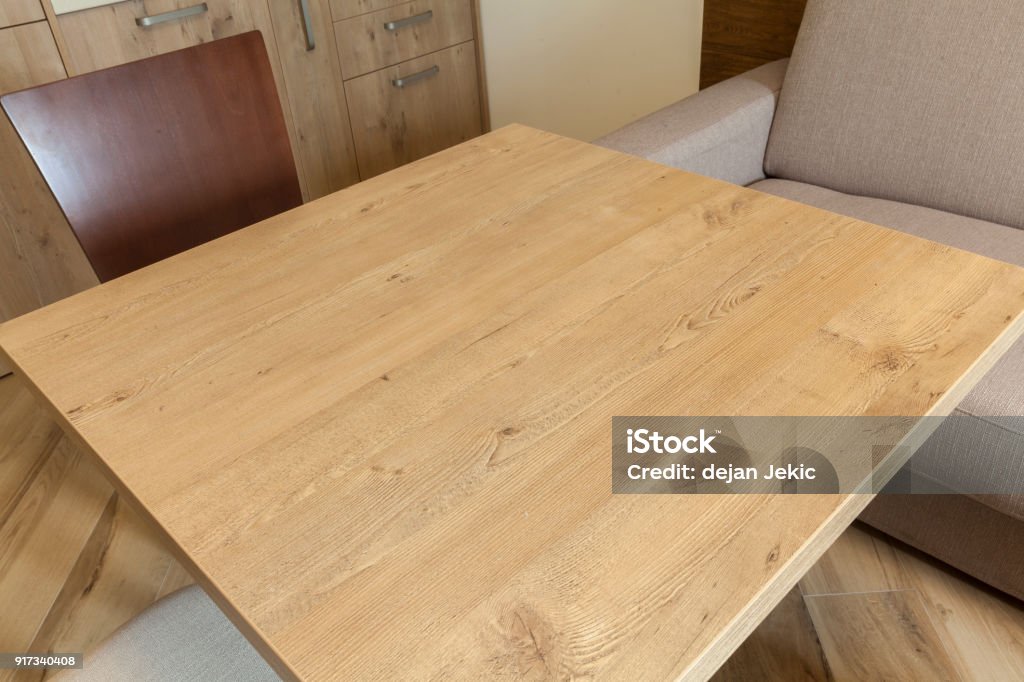 table en bois - Photo de Table libre de droits
