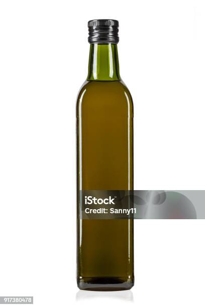 Eine Flasche Olivenöl Isoliert Auf Einem Weißen Hintergrund Stockfoto und mehr Bilder von Flasche